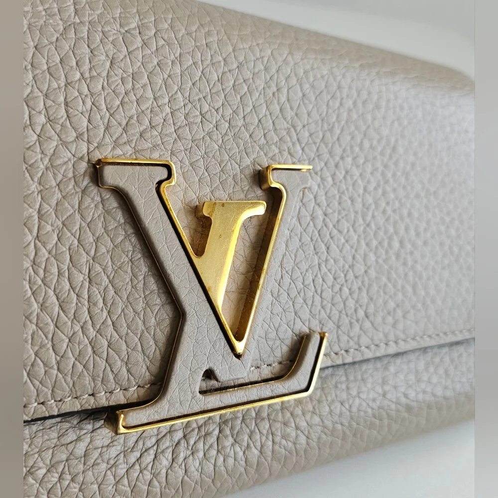 Louis Vuitton authentic pre